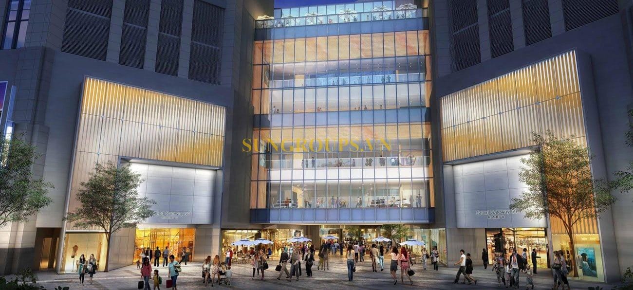 Trung tâm thương mại quốc tế Luxury Centre mang đến cho khách hàng trải nghiệm mua sắm thỏa thích.
