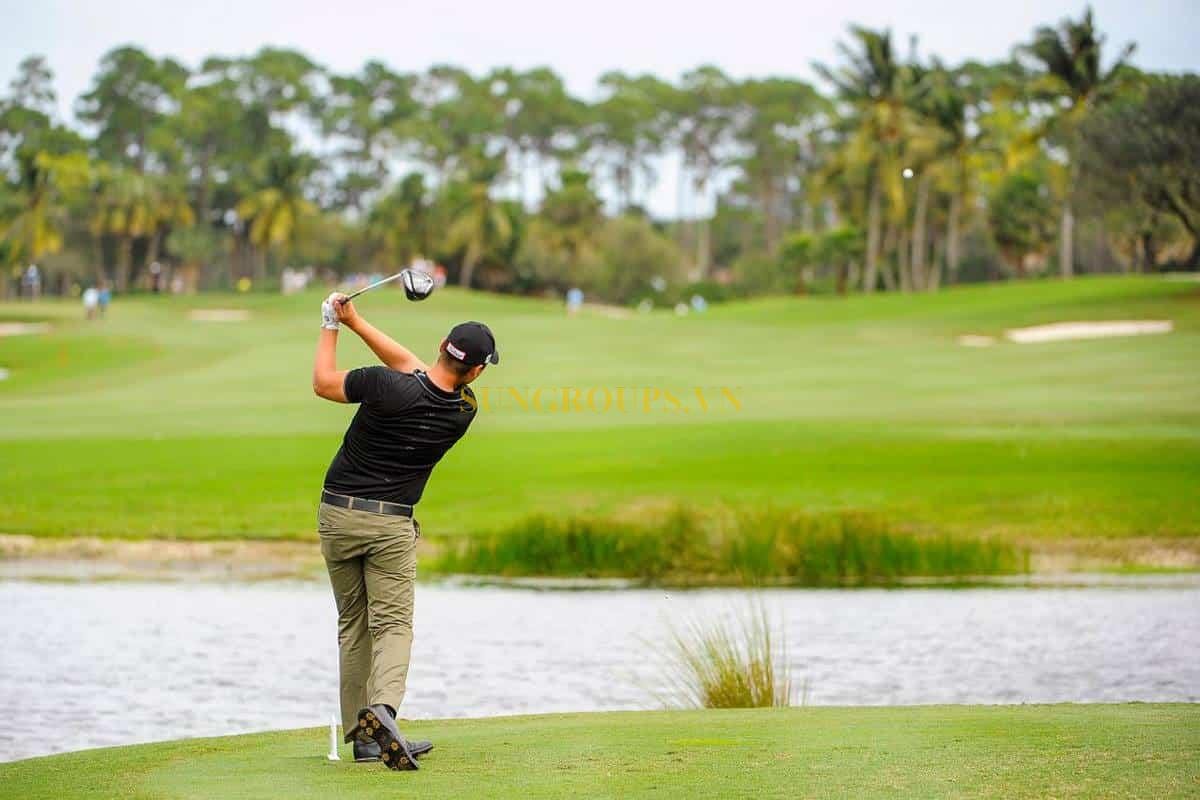 Khu đánh Golf mặt nước
